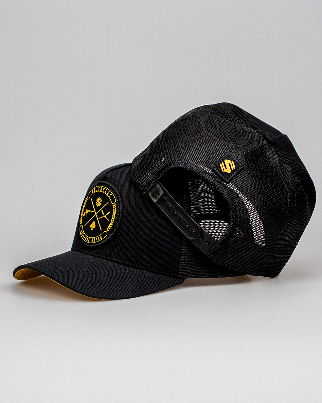 Boné Mr. Shelby Trucker Brasão Preto e Amarelo