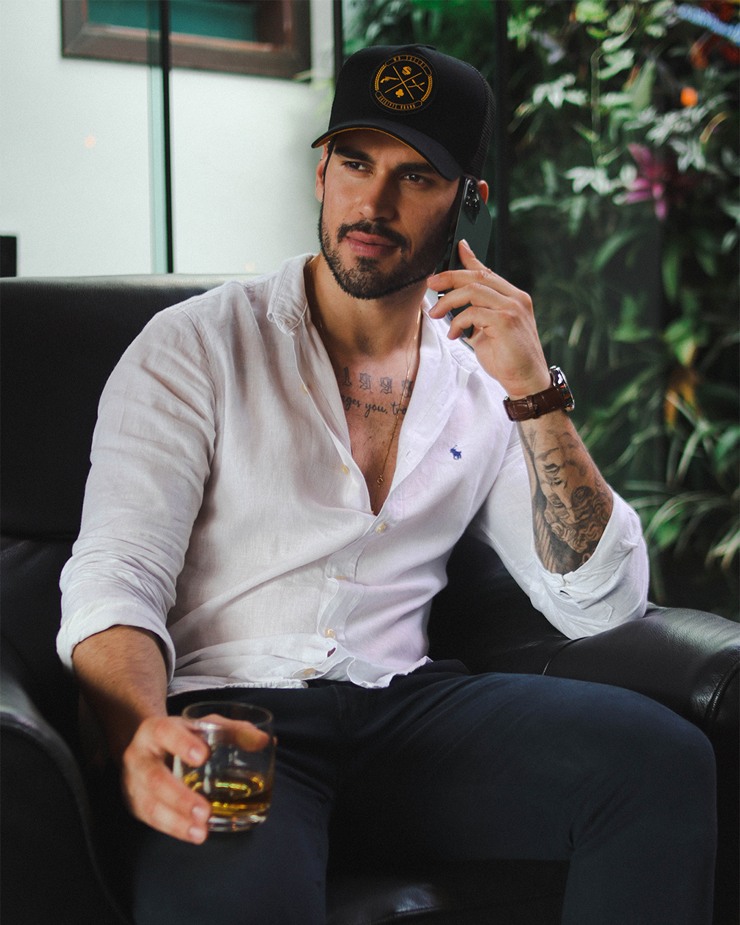 Boné Mr. Shelby Trucker Brasão Preto e Amarelo