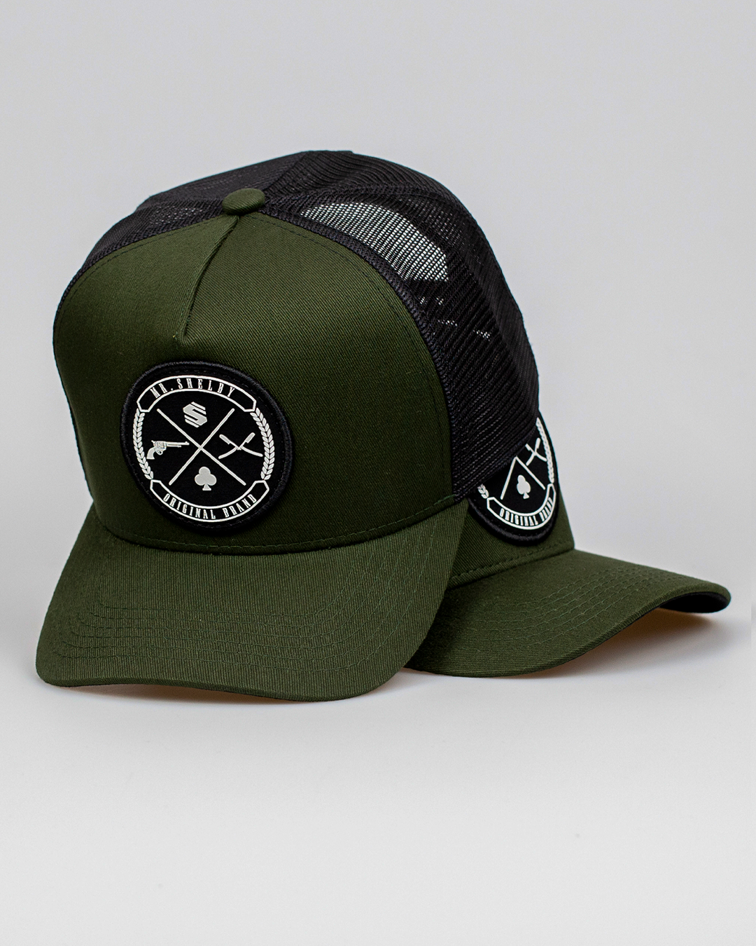 Boné Mr. Shelby Trucker Brasão Verde Escuro