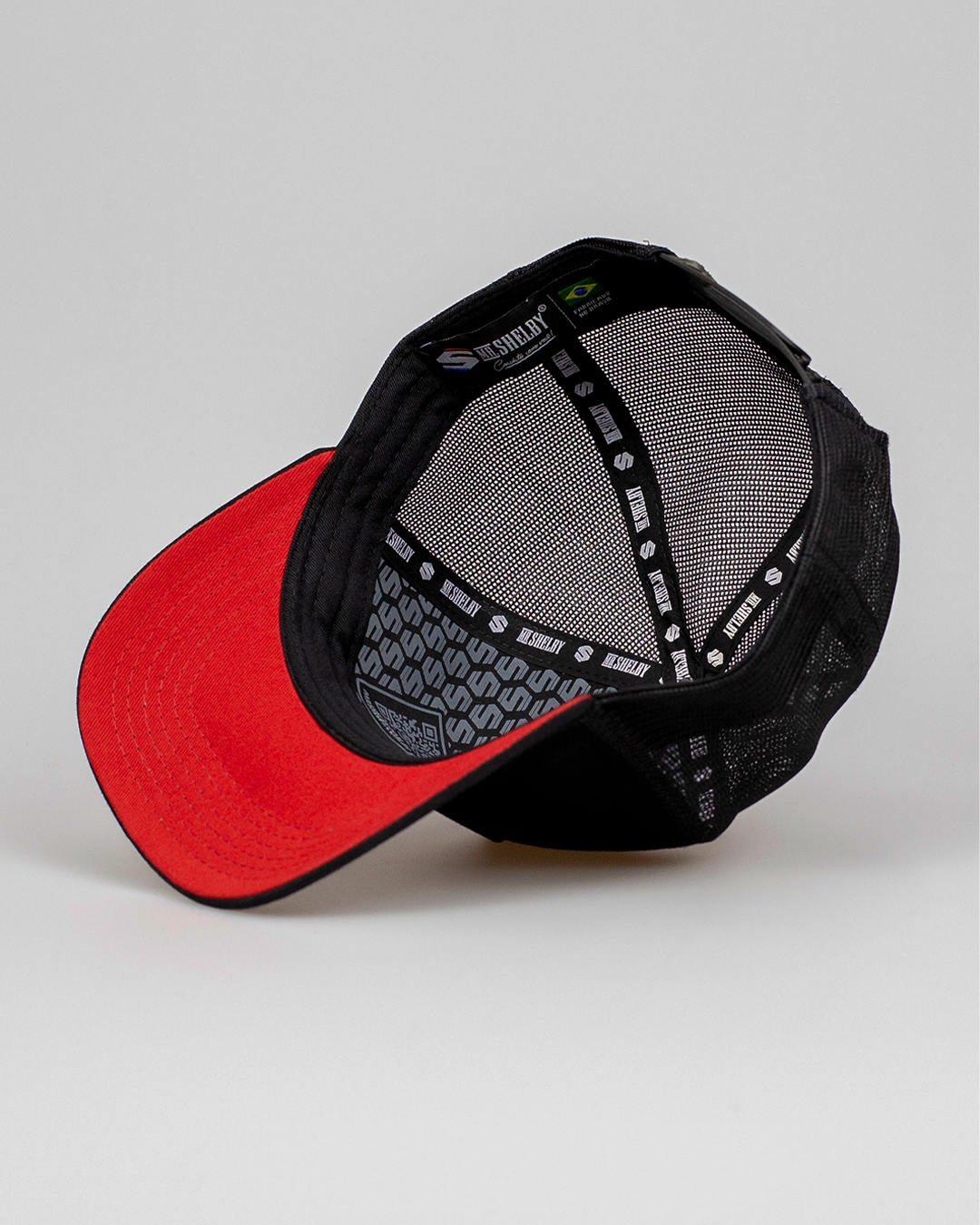 Boné Mr. Shelby Trucker Brasão Preto e Vermelho