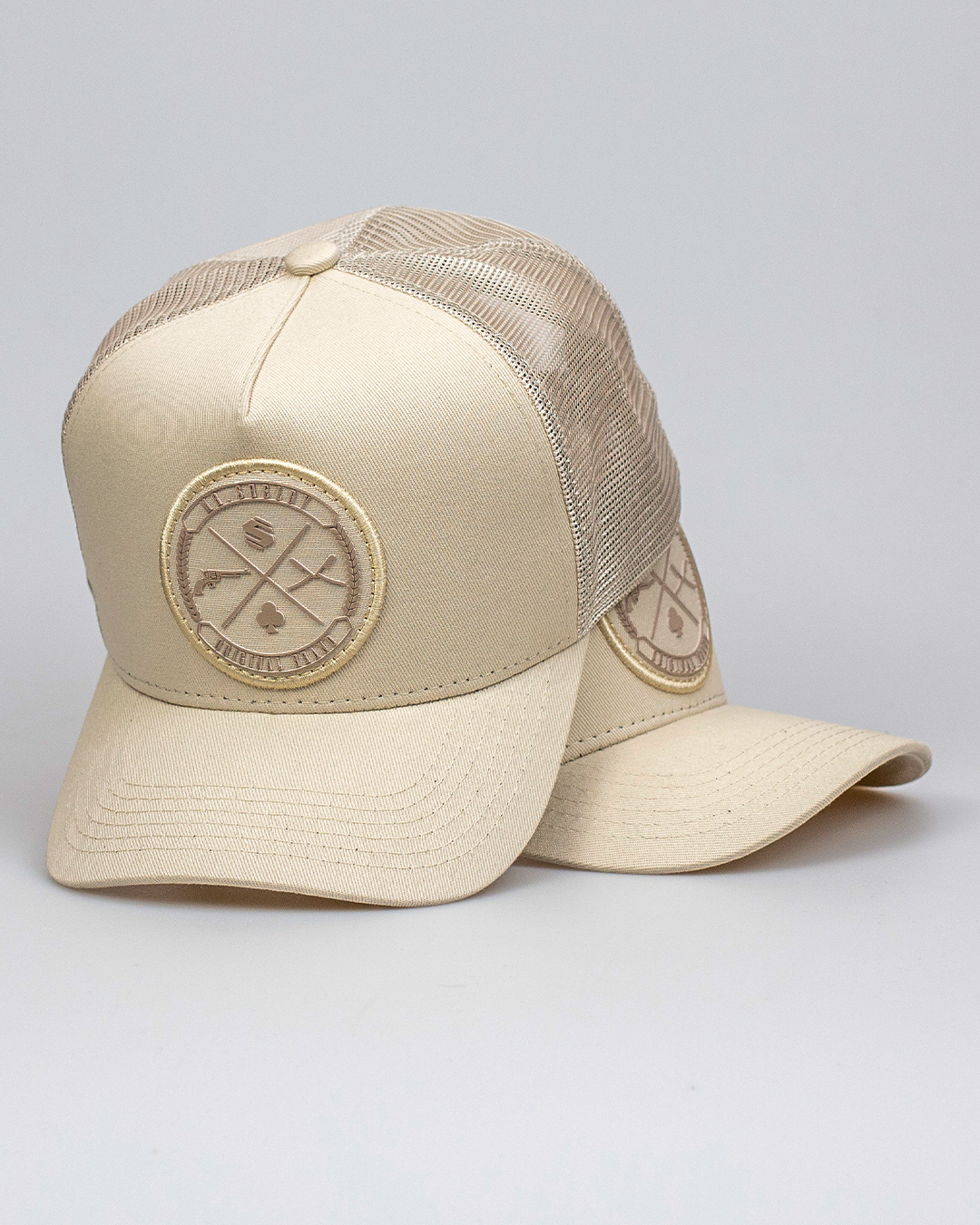 Boné Mr. Shelby Trucker Brasão All Beige