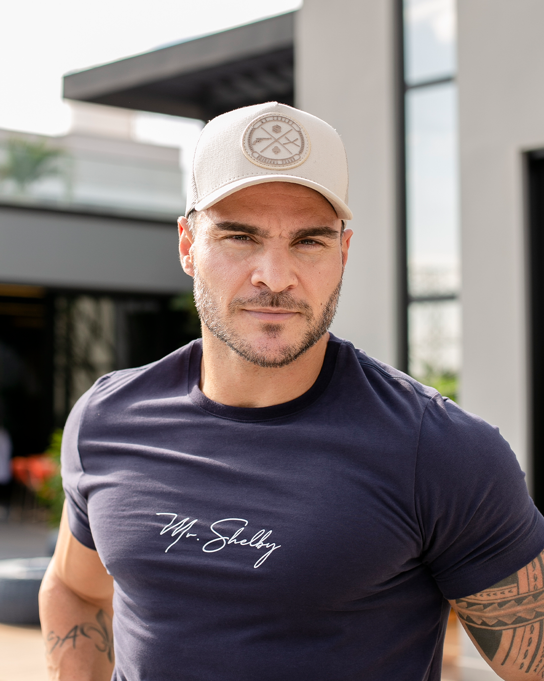 Boné Mr. Shelby Trucker Brasão All Beige