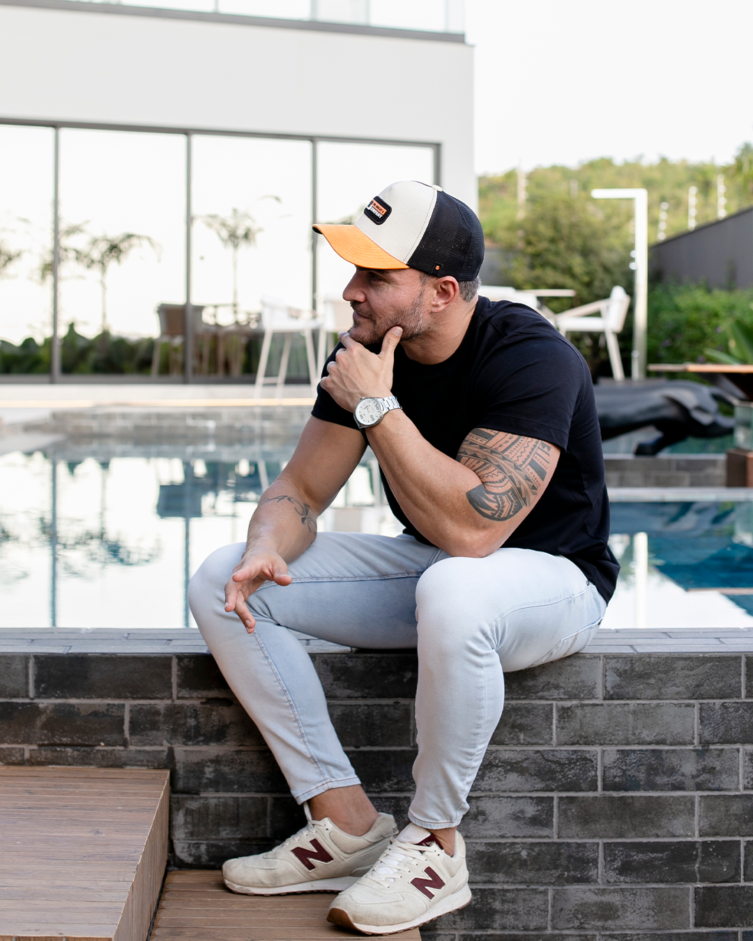 Boné Mr. Shelby Trucker Company Off White e Laranja