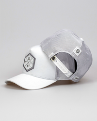 Boné Mr. Shelby Trucker Escudo Branco