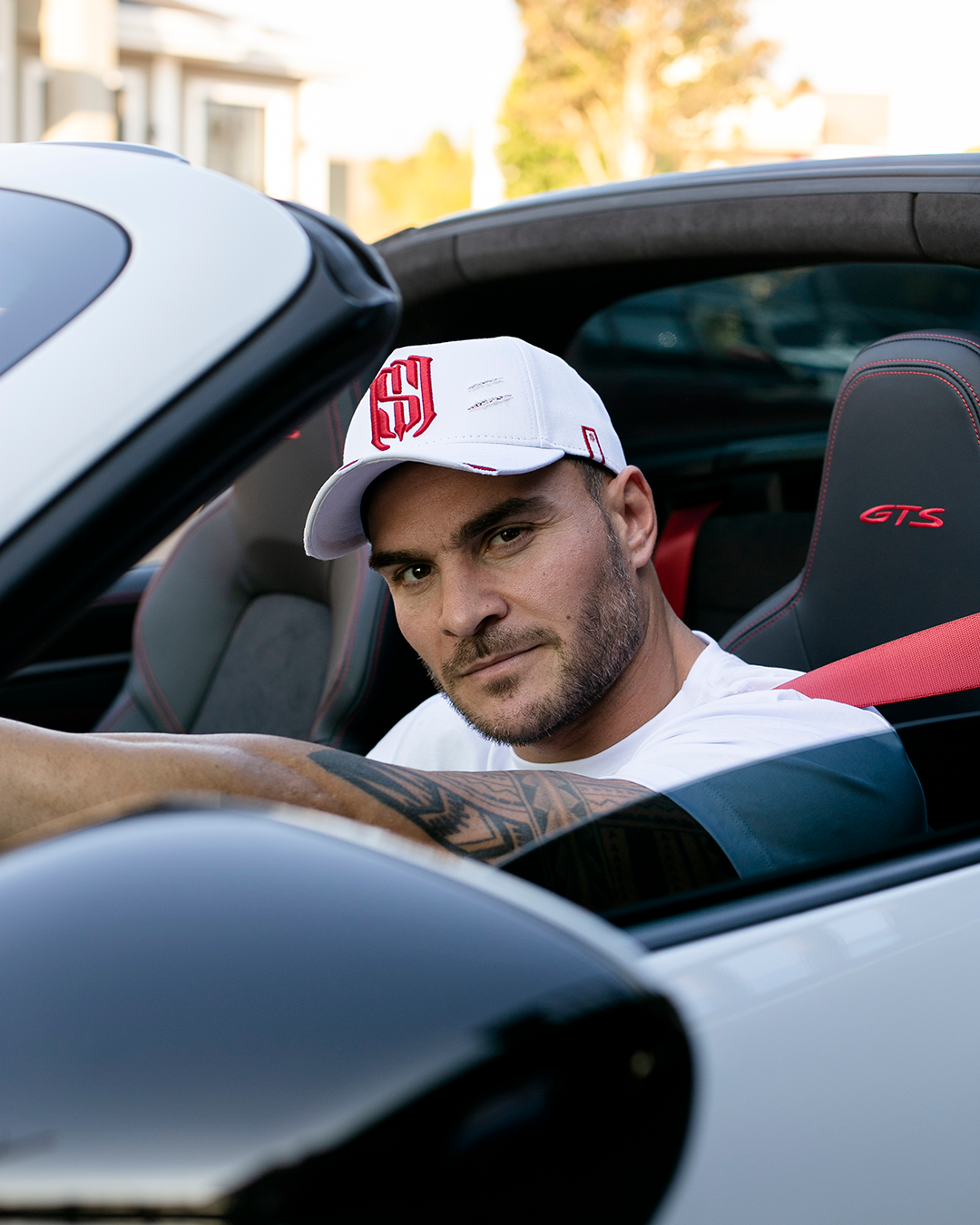 Boné Aba Curva Snapback Mr. Shelby MS-1 Destroyed  Branco e Vermelho