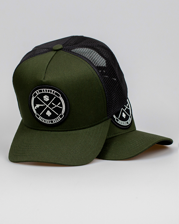 Boné Mr. Shelby Trucker Brasão Verde Escuro