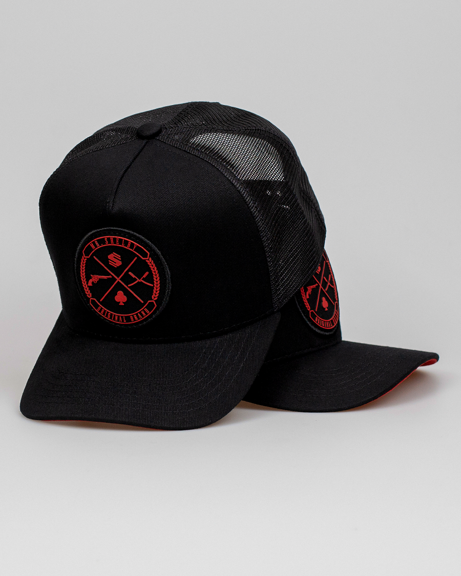 Boné Mr. Shelby Trucker Brasão Preto e Vermelho