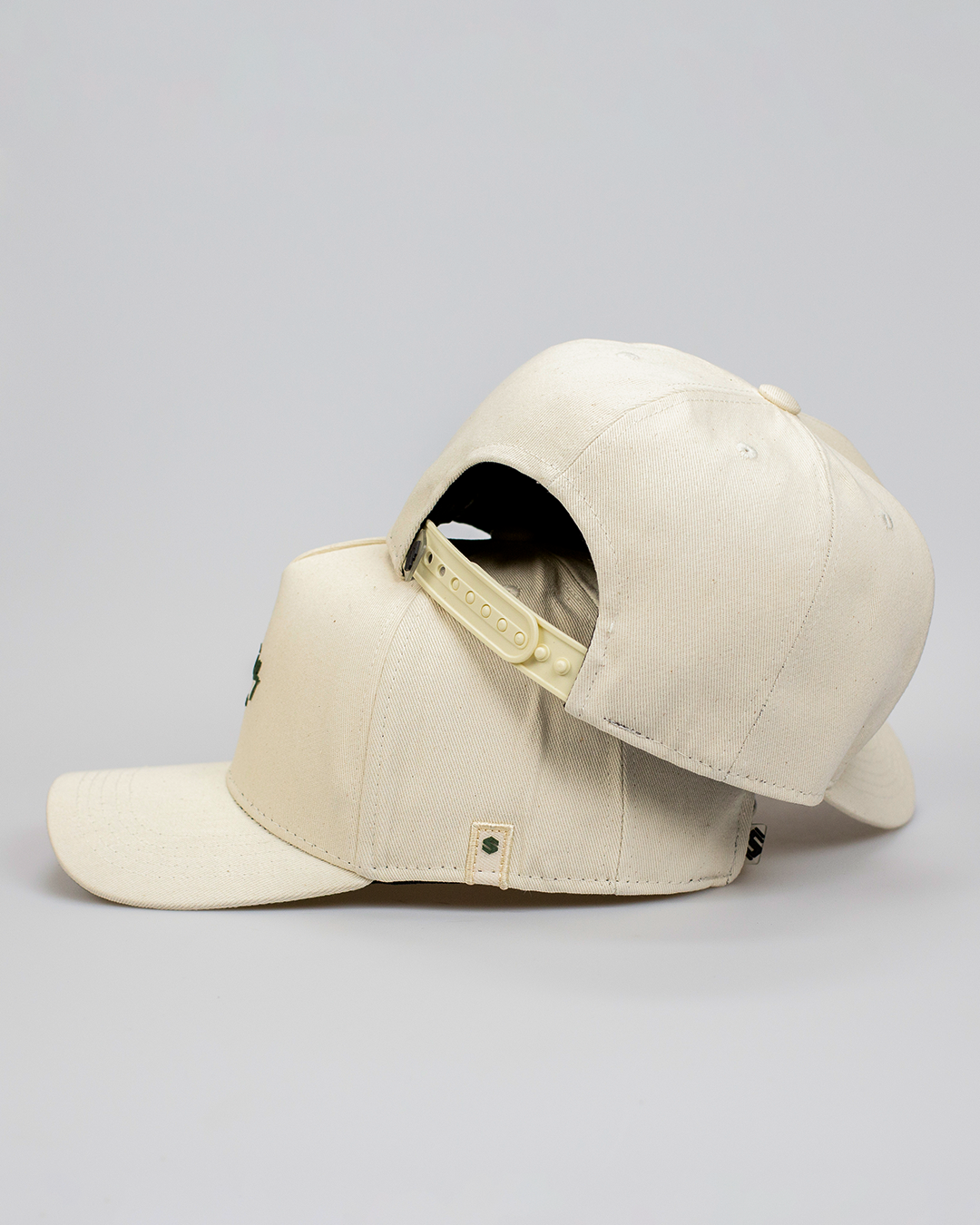 Boné Aba Curva Snapback Mr. Shelby Signature Off White e Verde