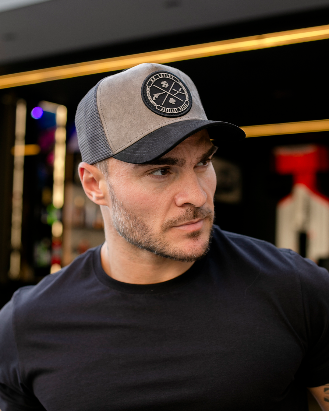 Boné Mr. Shelby Trucker Brasão Chumbo